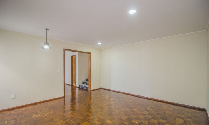 Imagem Casa com 3 Quartos à Venda, 246 m² em Jardim Lindóia - Porto Alegre