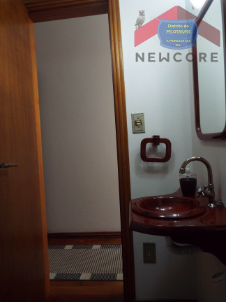 Imagem Casa com 4 Quartos à Venda, 315 m² em Centro - Pelotas