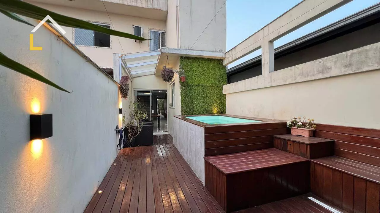 Imagem Casa com 2 Quartos à Venda, 62 m²em Vila Nova - Joinville