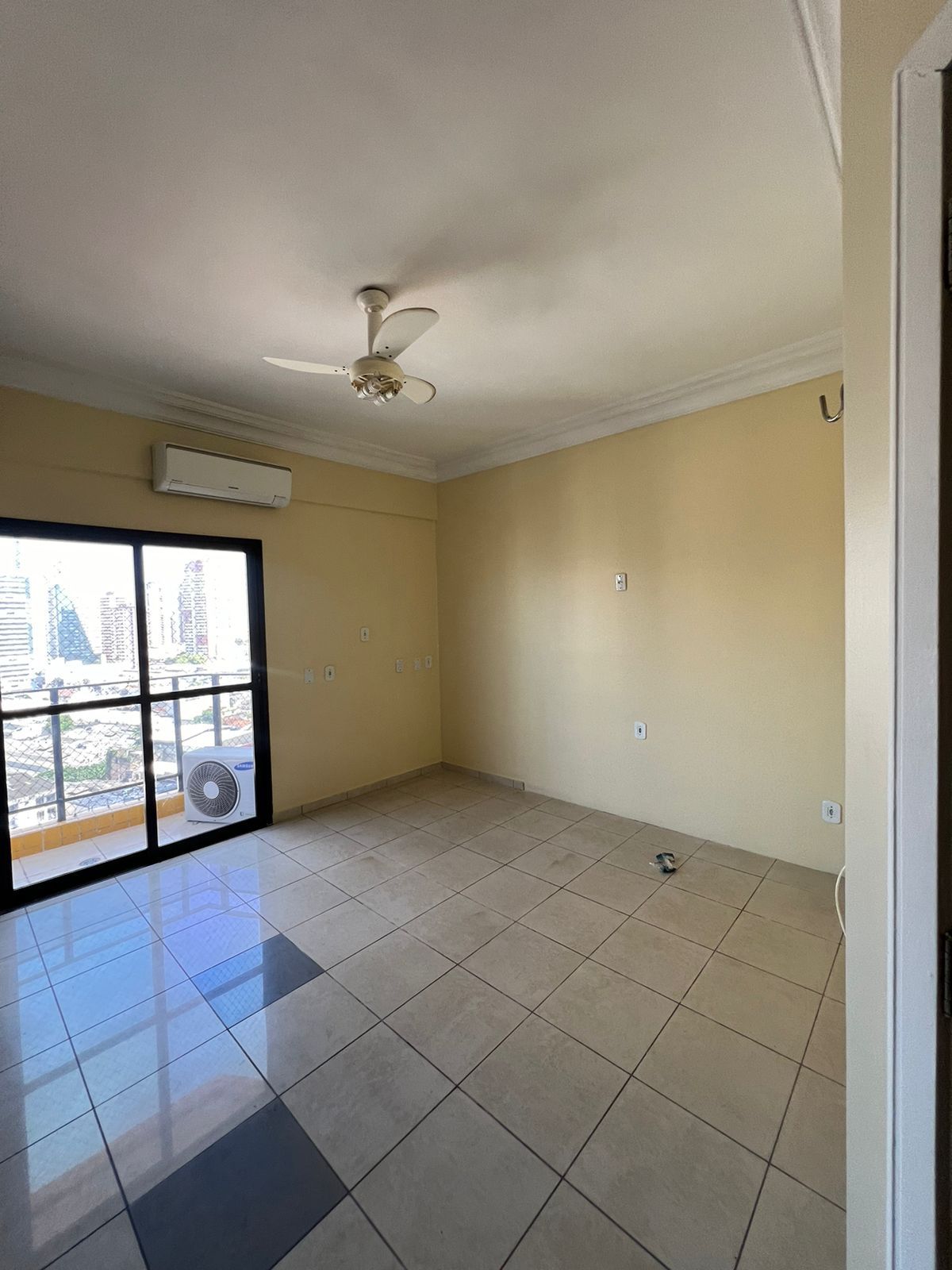 Imagem Apartamento com 3 Quartos à Venda, 150 m²em Umarizal - Belém