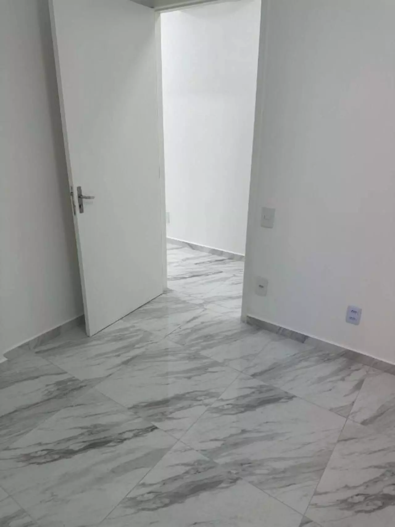 Imagem Sala Comercial à Venda ou Locação, 74 m²em Vila Olímpia - São Paulo Imagem Sala Comercial à Venda ou Locação, 74 m²em Vila Olímpia - São Paulo