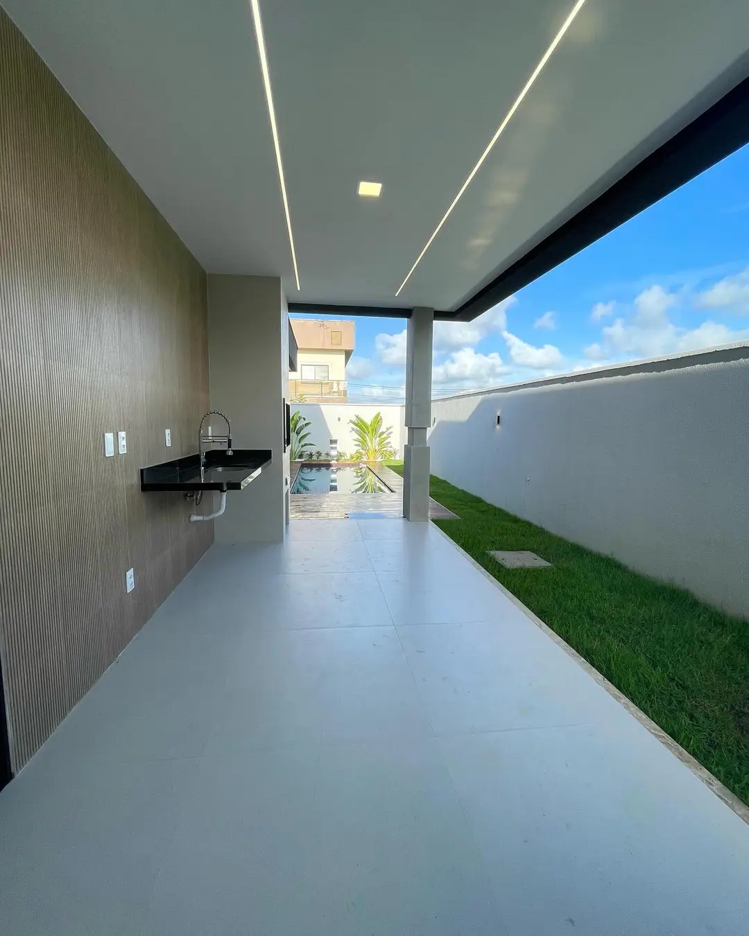 Imagem Casa de Condomínio com 3 Quartos à Venda, 169 m²em Alphaville  - Eusébio