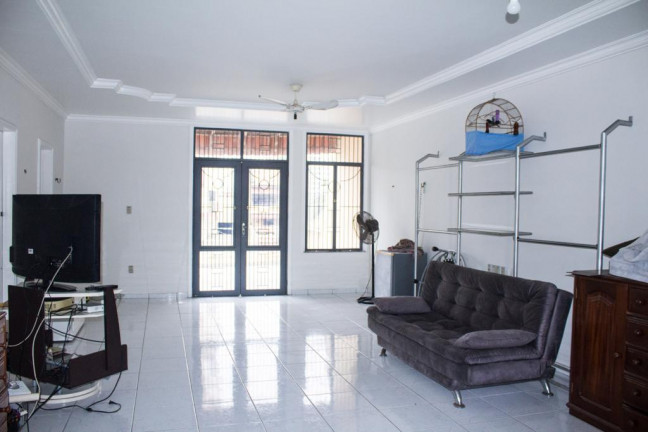 Imagem Casa com 3 Quartos à Venda, 218 m² em Marco - Belém Imagem Casa com 3 Quartos à Venda, 218 m² em Marco - Belém