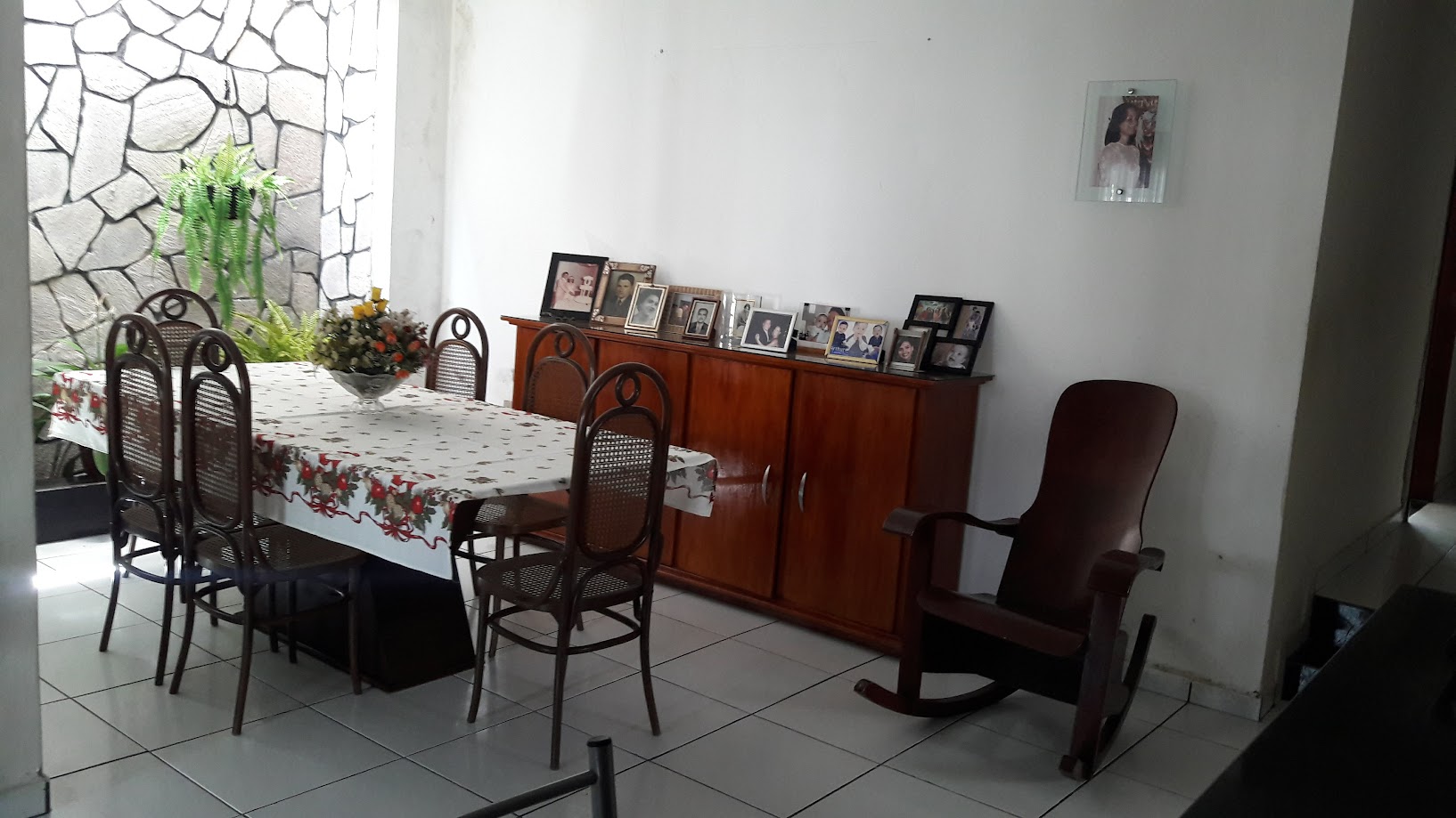 Imagem Casa com 3 Quartos à Venda, 210 m²em Catolé - Campina Grande Imagem Casa com 3 Quartos à Venda, 210 m²em Catolé - Campina Grande