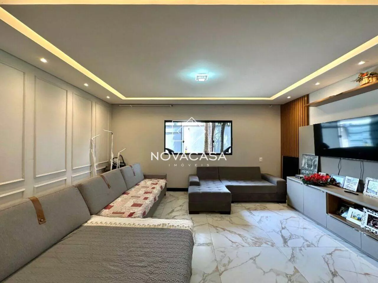 Imagem Casa com 5 Quartos à Venda, 250 m² em Rio Branco - Belo Horizonte