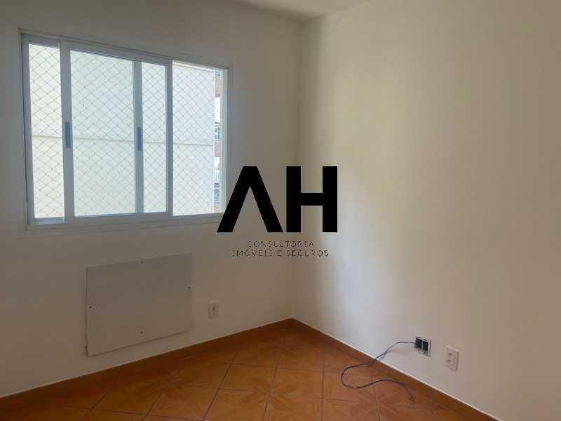 Imagem Apartamento com 2 Quartos à Venda, em Laranjeiras - Rio de Janeiro Imagem Apartamento com 2 Quartos à Venda, em Laranjeiras - Rio de Janeiro
