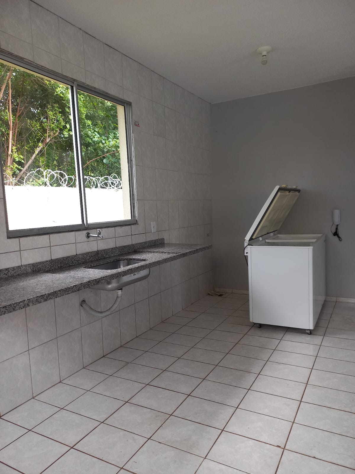 Imagem Apartamento com 2 Quartos à Venda, 45 m² em Inhoaíba - Rio de Janeiro