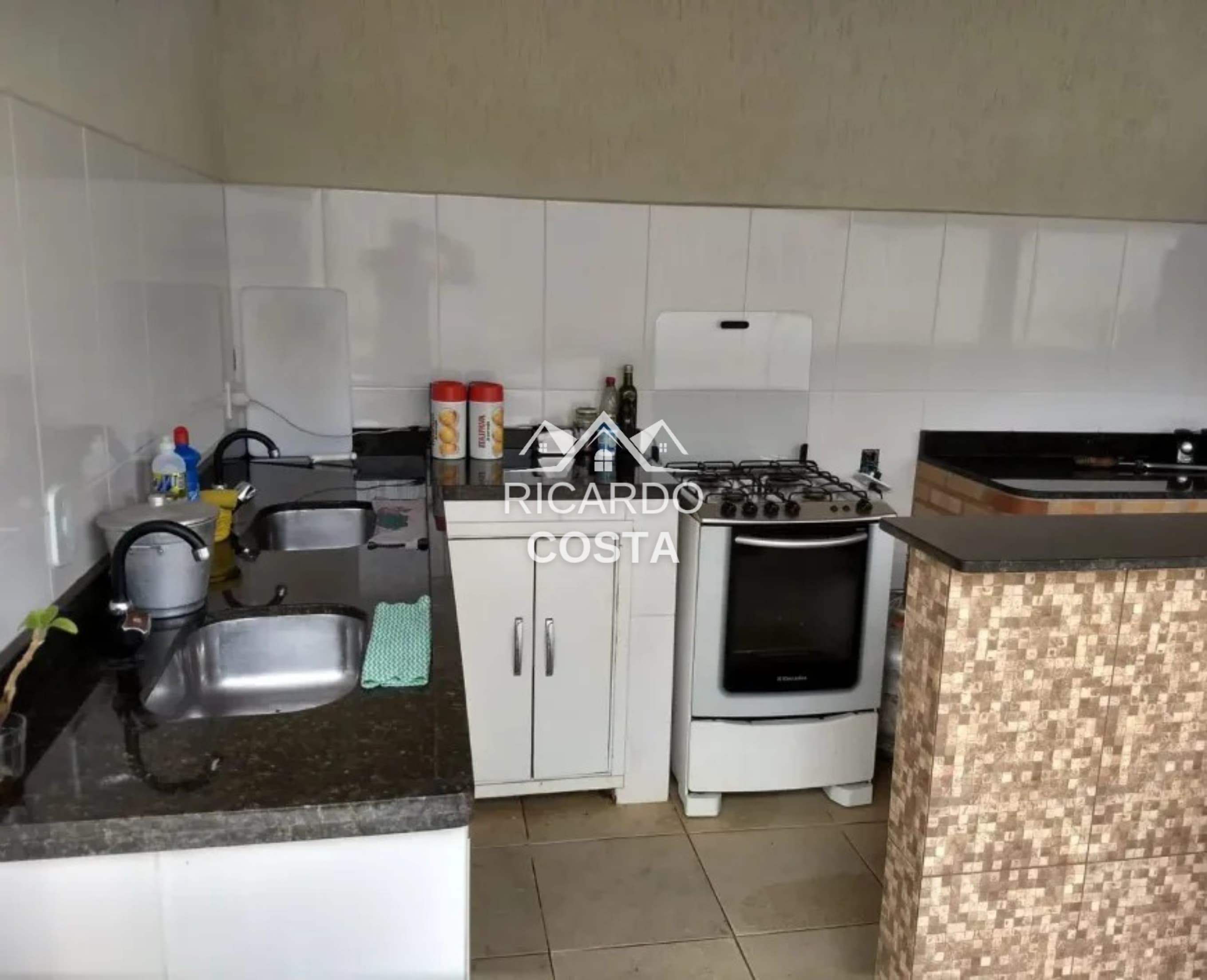 Imagem Casa com 2 Quartos à Venda, 197 m² em Ponta Negra (Ponta Negra) - Maricá