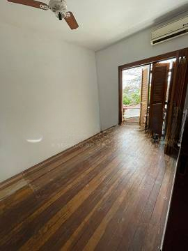 Imagem Sobrado com 4 Quartos à Venda, 233 m²em Santa Maria Goretti - Porto Alegre