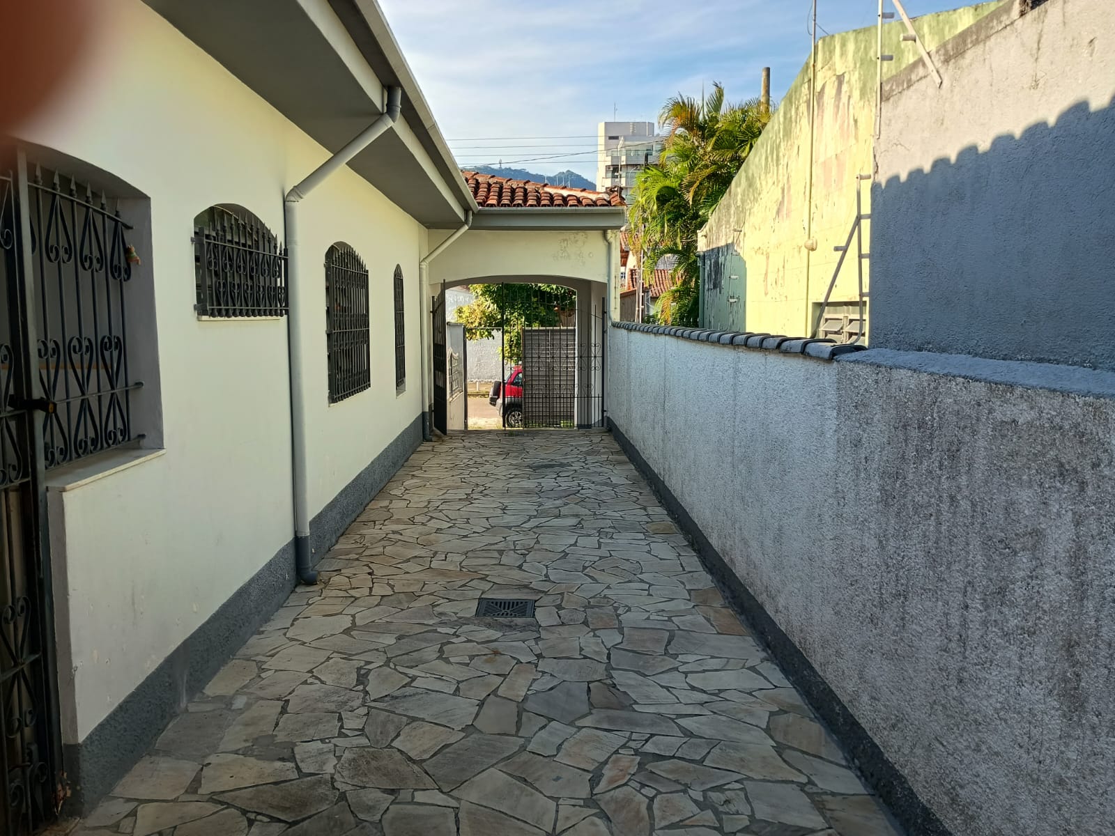 Imagem Casa com 3 Quartos à Venda, 200 m² em Indaiá - Caraguatatuba Imagem Casa com 3 Quartos à Venda, 200 m² em Indaiá - Caraguatatuba
