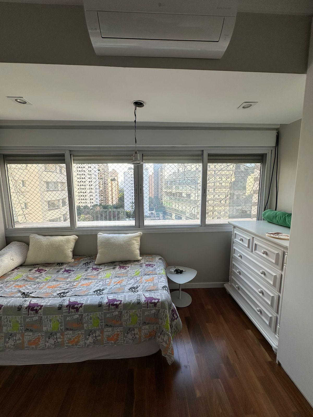 Imagem Apartamento com 2 Quartos à Venda, 130 m²em Itaim Bibi - São Paulo Imagem Apartamento com 2 Quartos à Venda, 130 m²em Itaim Bibi - São Paulo