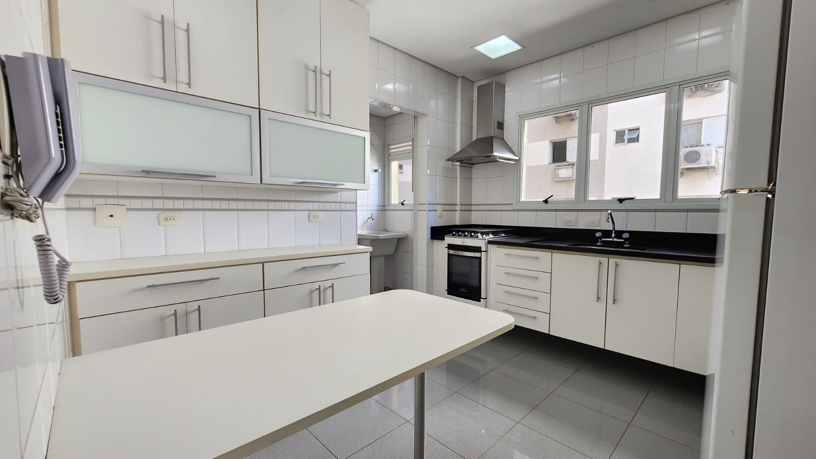 Imagem Apartamento com 3 Quartos para Alugar, 160 m²em Boqueirão - Santos Imagem Apartamento com 3 Quartos para Alugar, 160 m²em Boqueirão - Santos