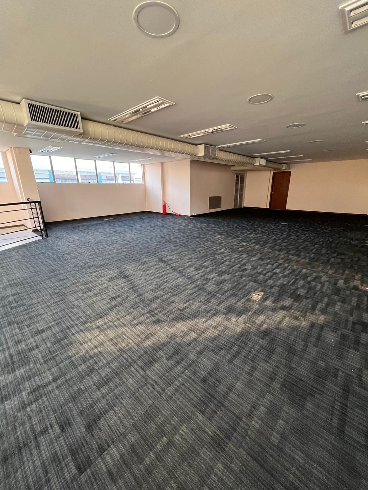 Imagem Sala Comercial à Venda, 656 m² em Centro - Balneário Camboriú Imagem Sala Comercial à Venda, 656 m² em Centro - Balneário Camboriú