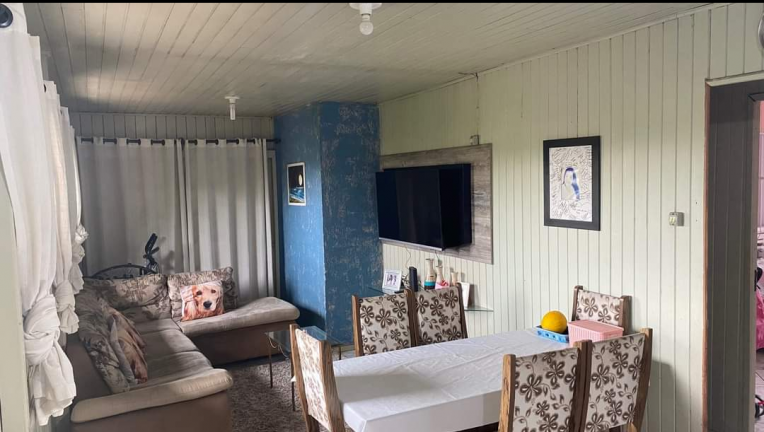 Imagem Casa com 6 Quartos à Venda, 140 m² em São Francisco - Criciúma Imagem Casa com 6 Quartos à Venda, 140 m² em São Francisco - Criciúma