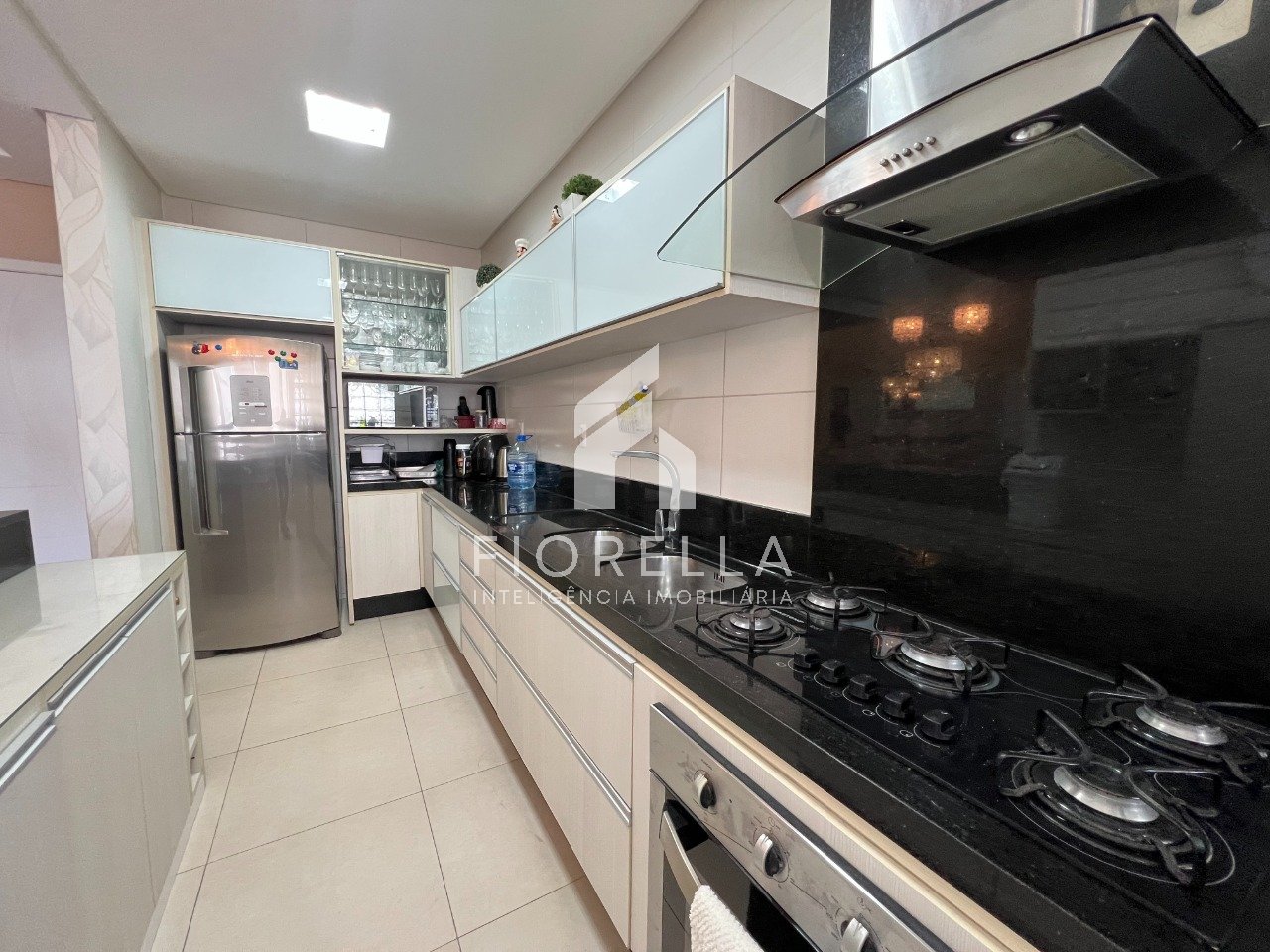 Imagem Apartamento com 2 Quartos à Venda, 74 m²em Kobrasol - São José