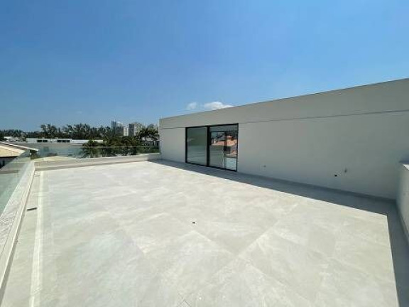 Imagem Casa de Condomínio com 5 Quartos à Venda, 1.100 m² em Barra da Tijuca - Rio de Janeiro Imagem Casa de Condomínio com 5 Quartos à Venda, 1.100 m² em Barra da Tijuca - Rio de Janeiro