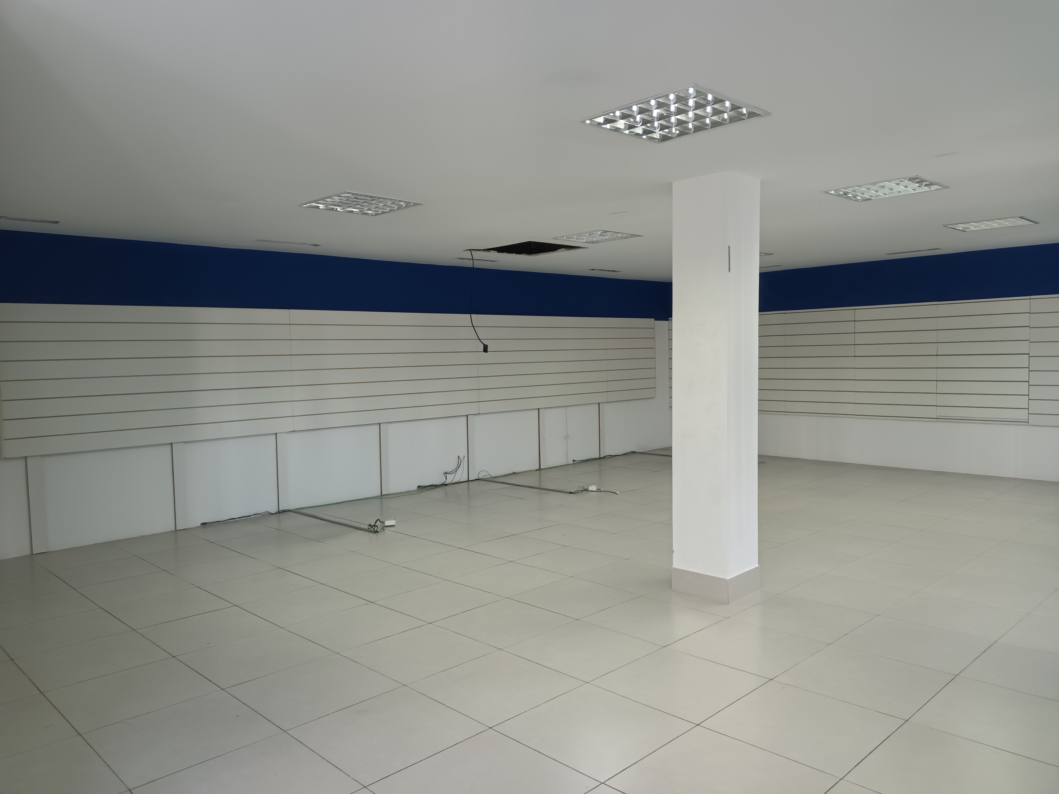 Imagem Sala Comercial para Alugar, 360 m² em Santo Antônio dos Prazeres - Feira de Santana Imagem Sala Comercial para Alugar, 360 m² em Santo Antônio dos Prazeres - Feira de Santana