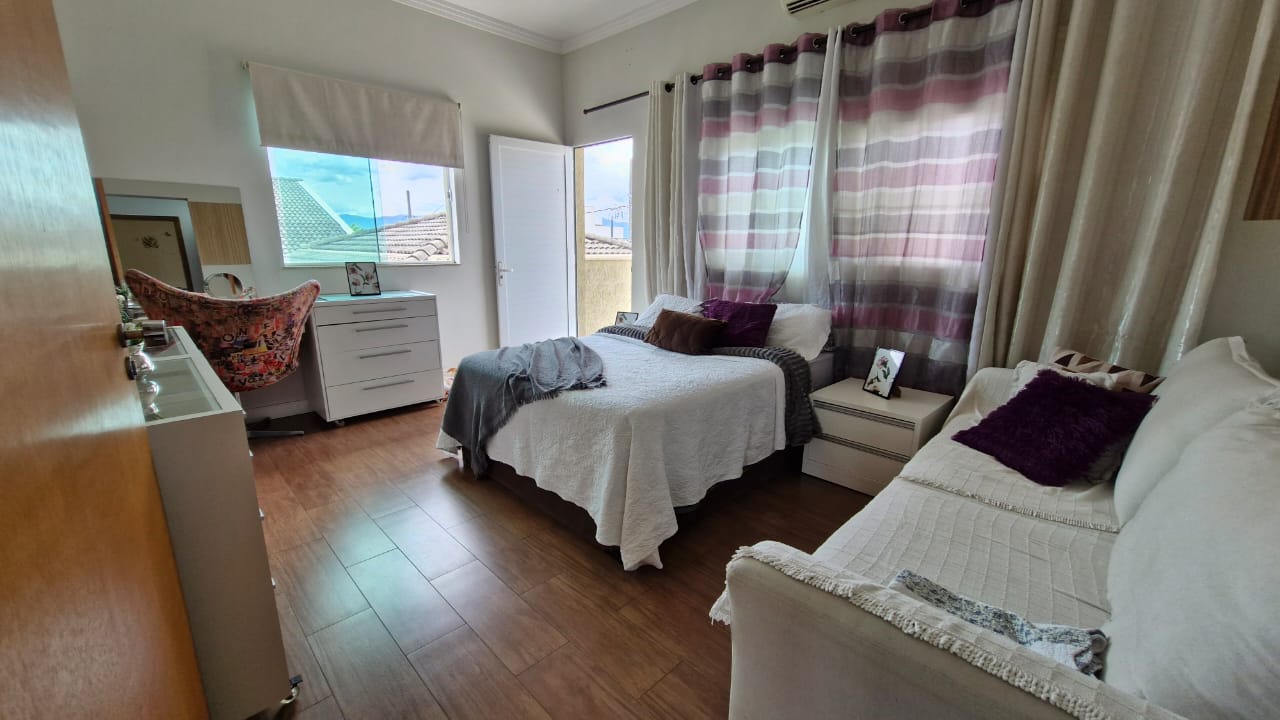 Imagem Casa de Condomínio com 4 Quartos à Venda, 500 m²em Piracangaguá - Taubaté