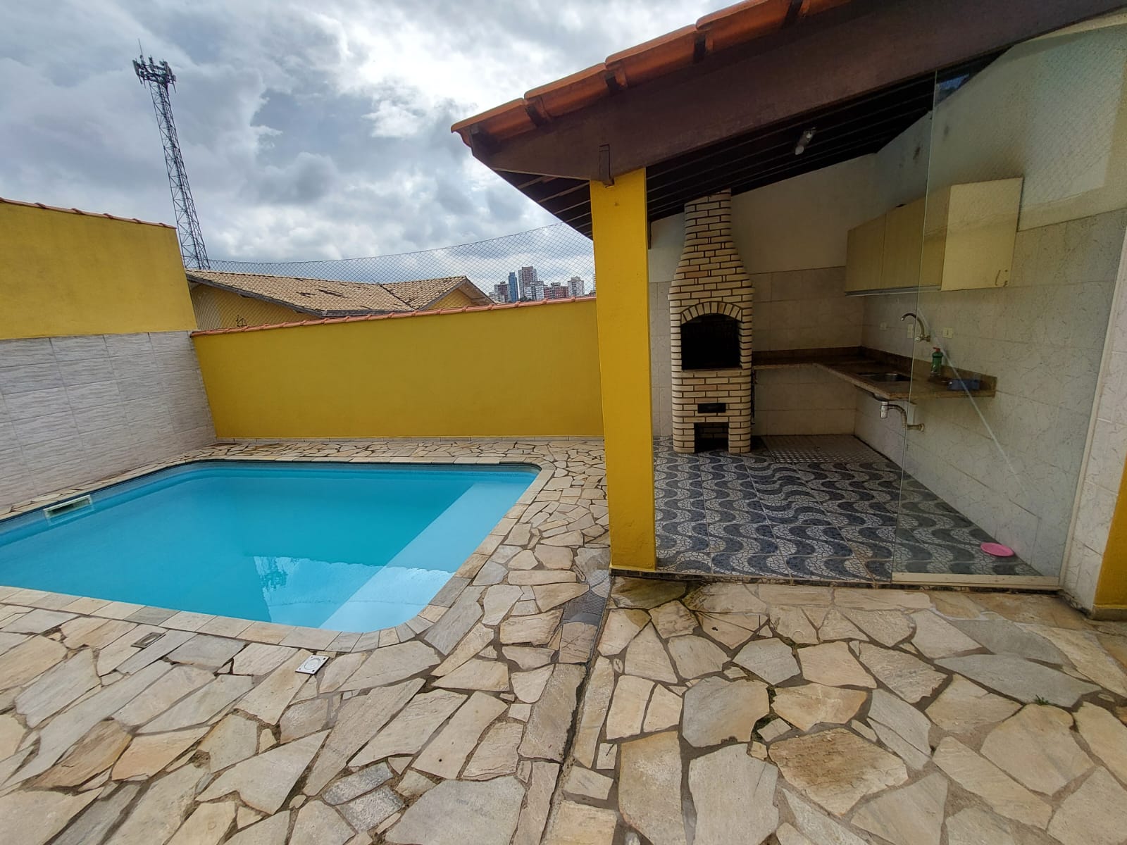 Imagem Casa com 2 Quartos à Venda ou Locação, 350 m² em Jardim Monte Kemel - São Paulo Imagem Casa com 2 Quartos à Venda ou Locação, 350 m² em Jardim Monte Kemel - São Paulo