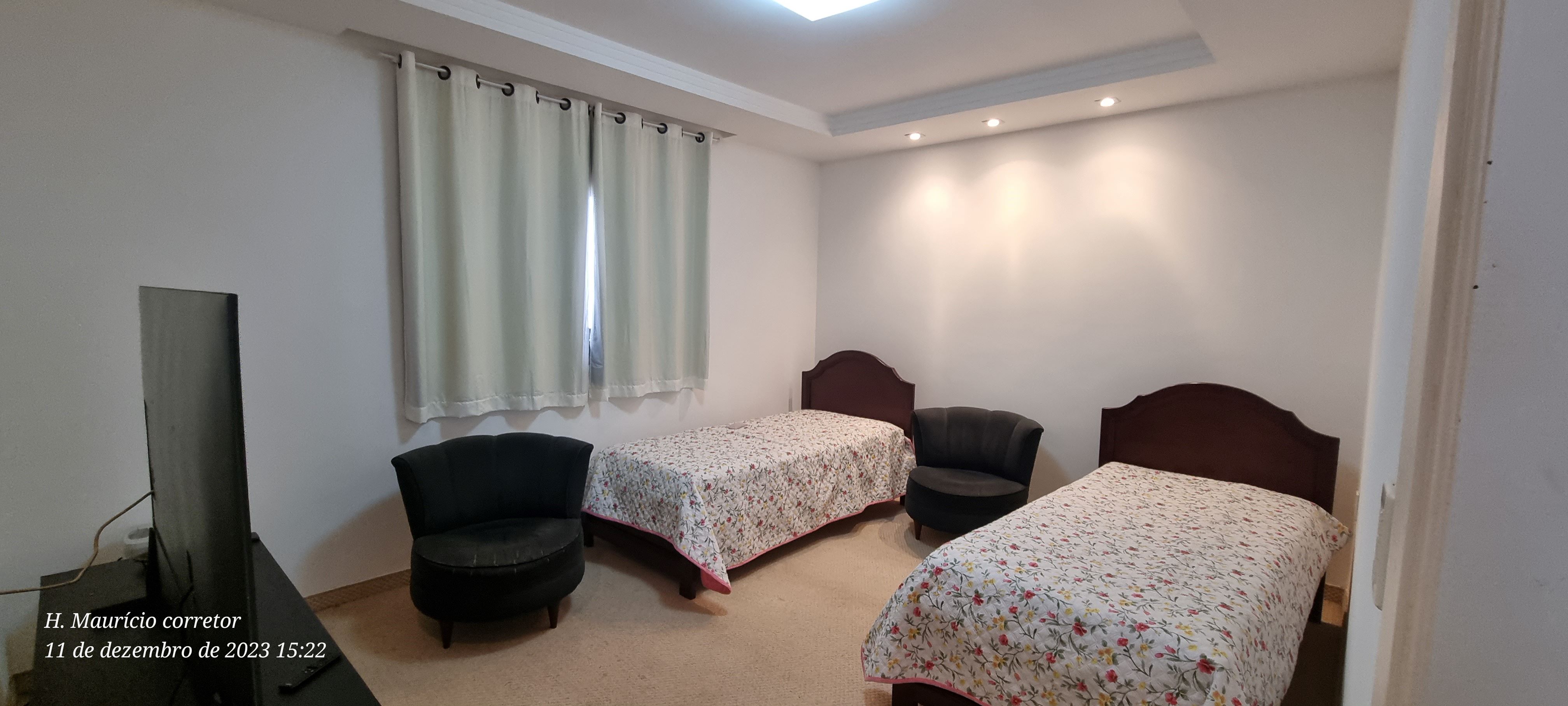 Imagem Casa com 4 Quartos à Venda, 240 m²em Setor Jaó - Goiânia