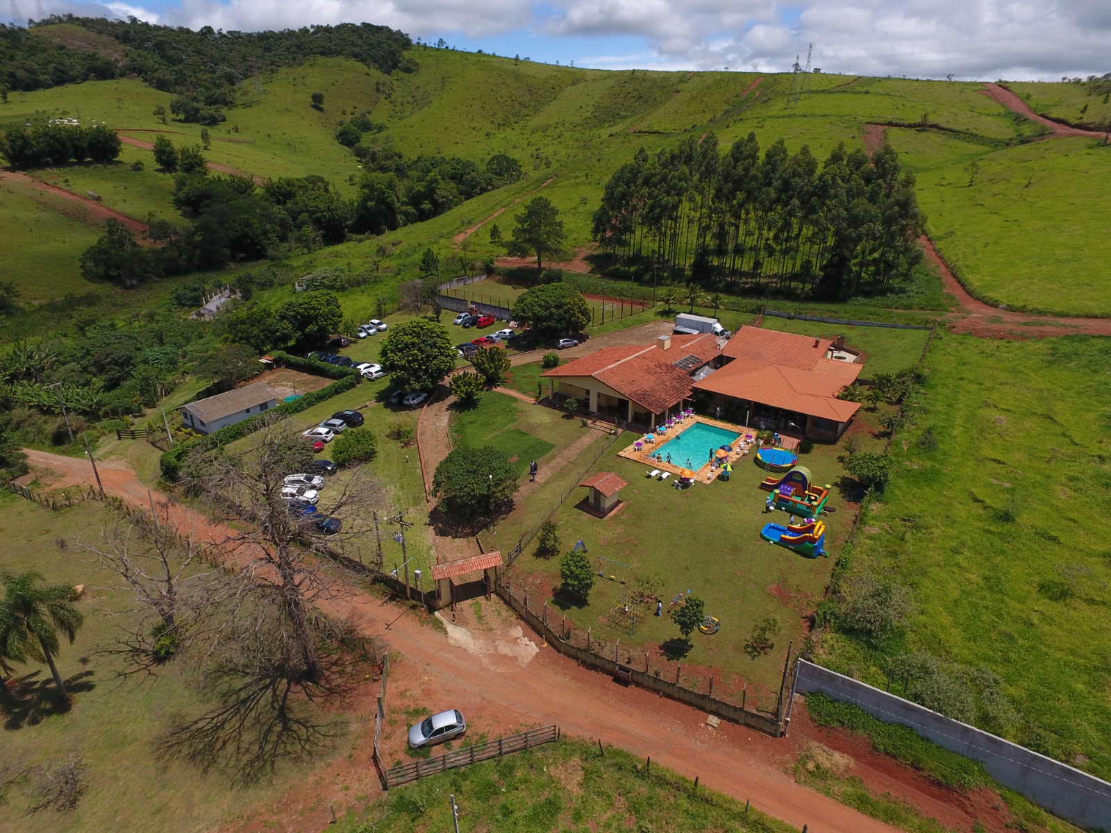 Imagem Chácara com 5 Quartos à Venda, Locação ou Temporada, 950 m² em Tanque - Atibaia Imagem Chácara com 5 Quartos à Venda, Locação ou Temporada, 950 m² em Tanque - Atibaia