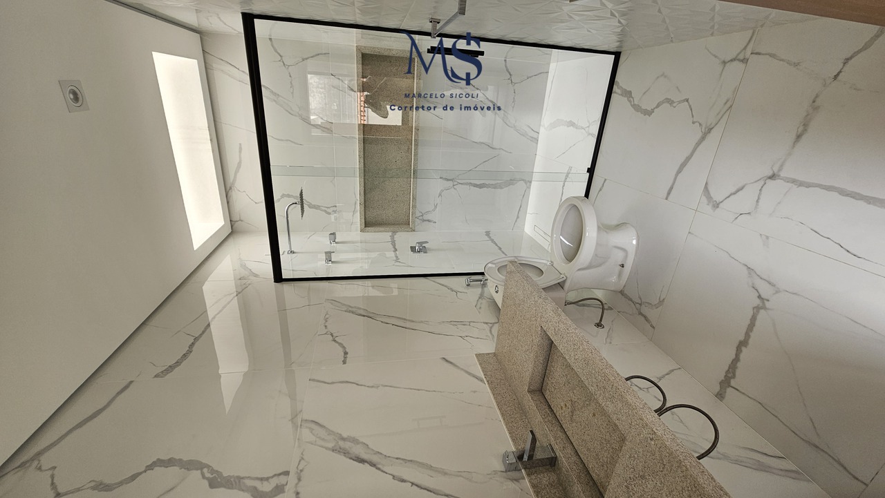 Imagem Casa com 5 Quartos à Venda, 270 m²em Guará II - Brasília
