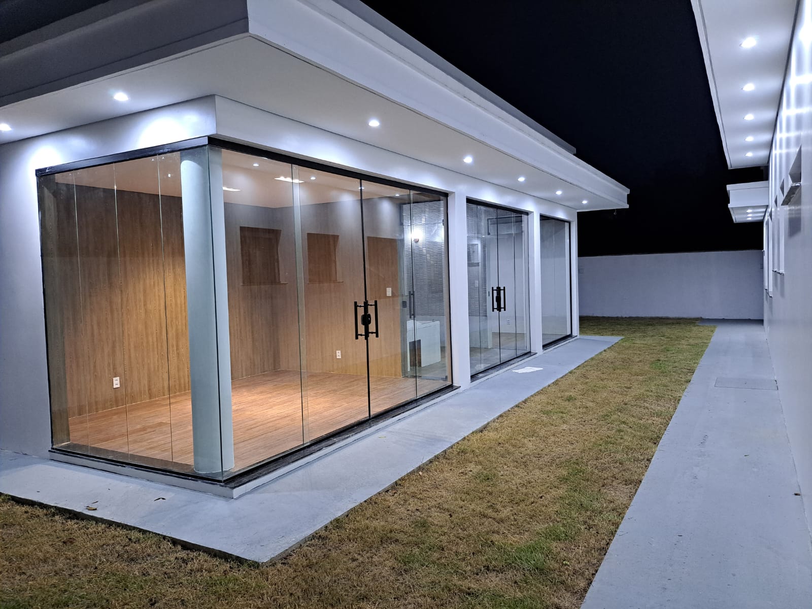 Imagem Casa de Condomínio com 3 Quartos à Venda, 290 m²em Ponta Negra - Manaus Imagem Casa de Condomínio com 3 Quartos à Venda, 290 m²em Ponta Negra - Manaus