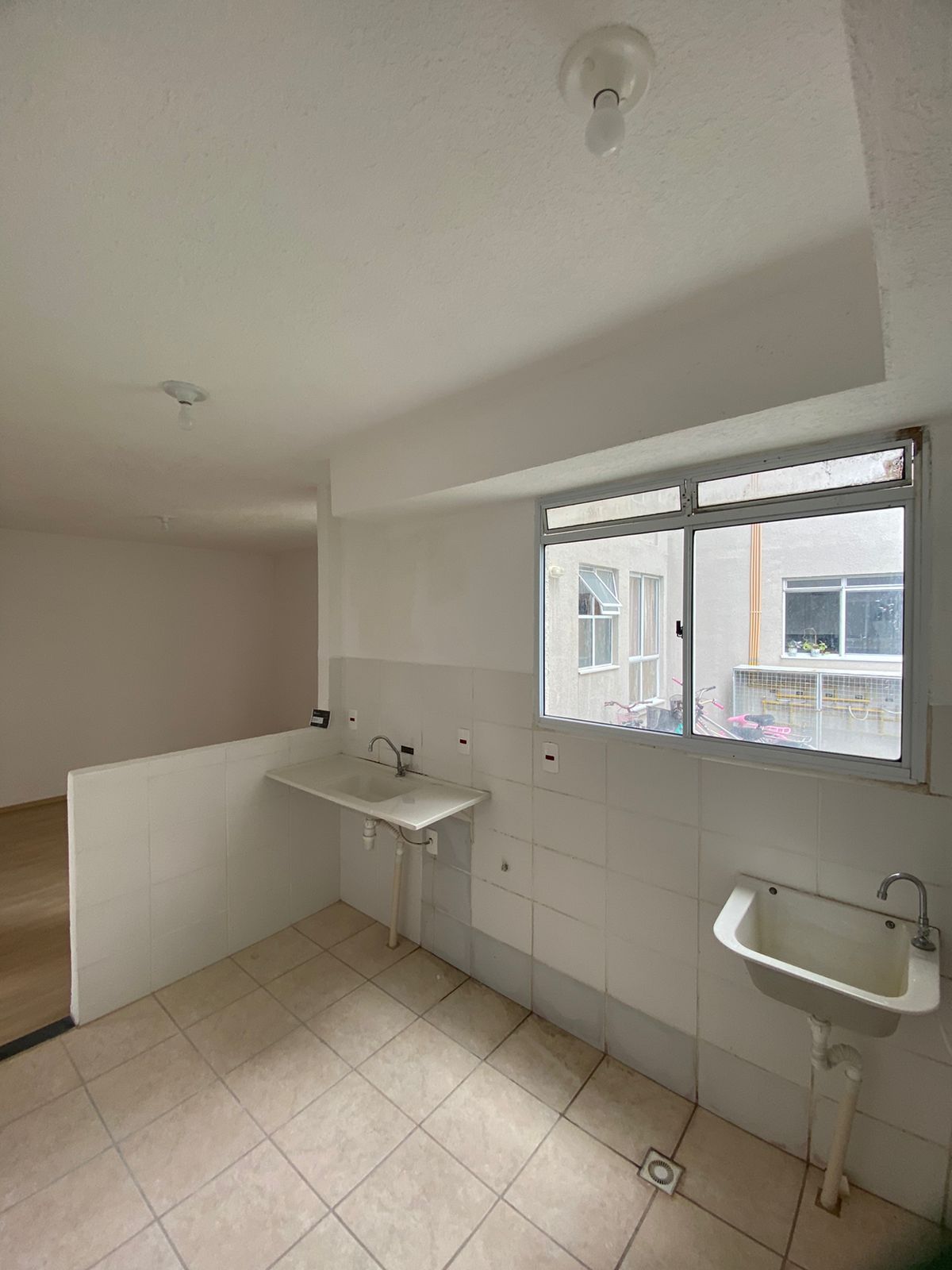 Imagem Apartamento com 2 Quartos à Venda, 45 m² em Santa Cruz - Rio de Janeiro
