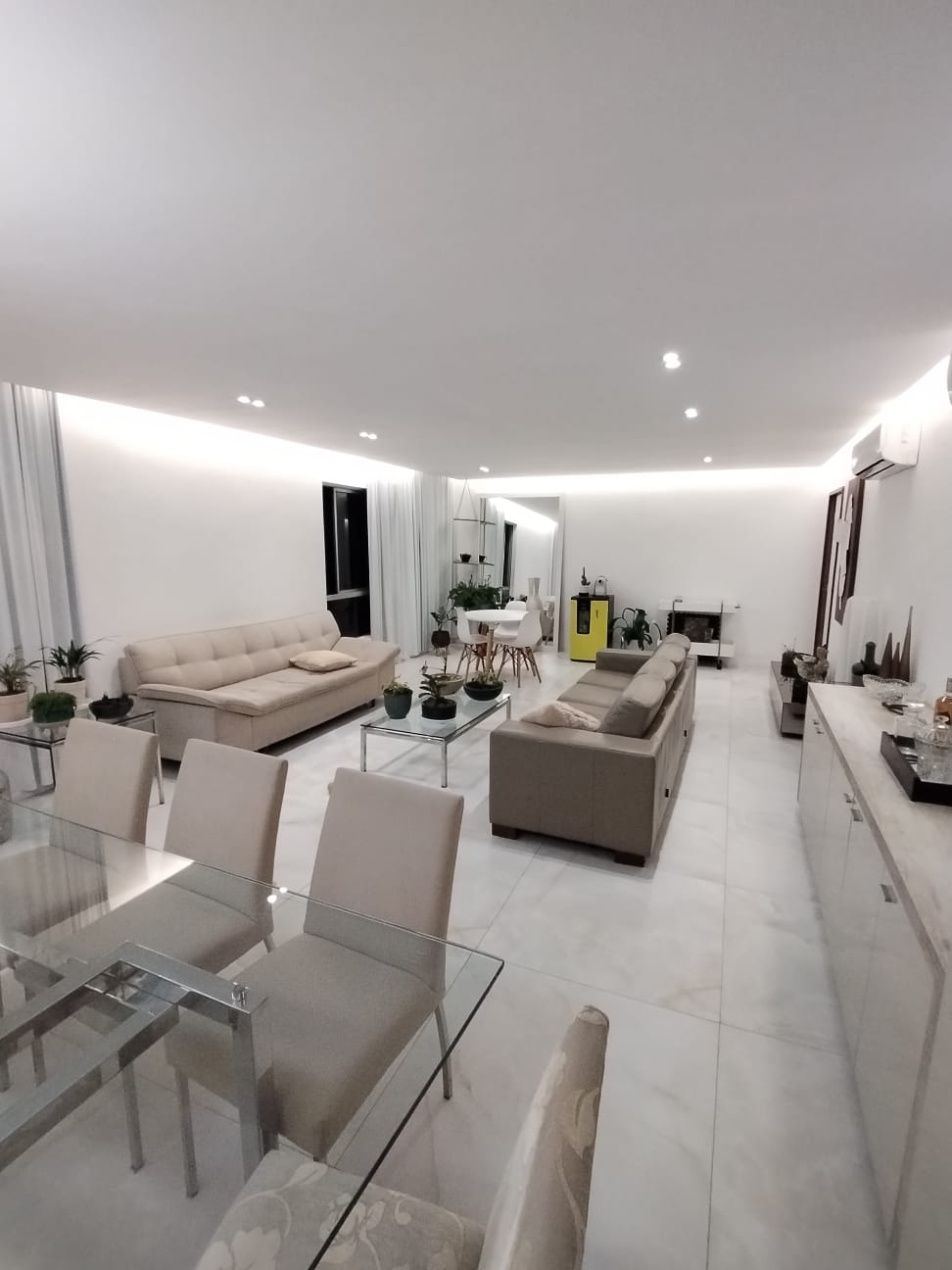 Imagem Apartamento com 4 Quartos à Venda, 198 m² em Aflitos - Recife Imagem Apartamento com 4 Quartos à Venda, 198 m² em Aflitos - Recife