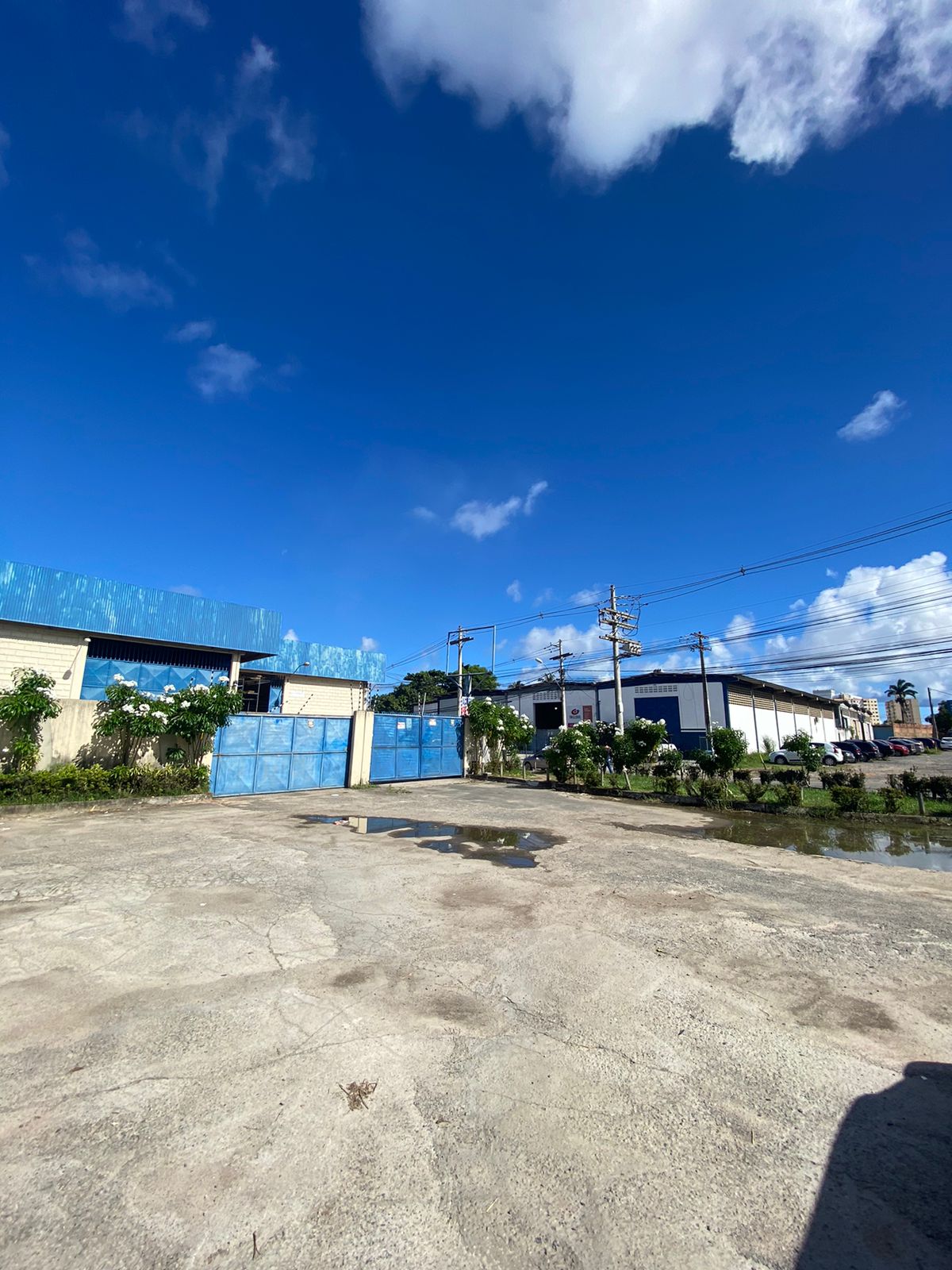 Imagem Imóvel Comercial para Alugar, 600 m²em Itinga - Lauro de Freitas Imagem Imóvel Comercial para Alugar, 600 m²em Itinga - Lauro de Freitas