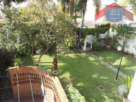 Imagem Casa com 4 Quartos à Venda, 315 m² em Centro - Pelotas