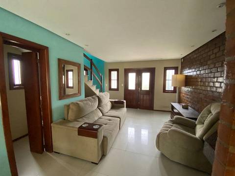 Imagem Casa com 3 Quartos à Venda, 174 m² em Hípica - Porto Alegre