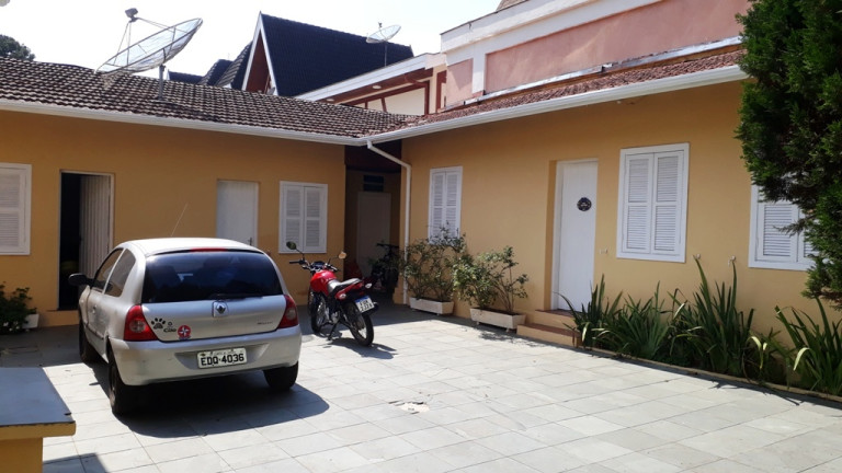 Imagem Imóvel Comercial à Venda ou Locação, 245 m² em Capivari - Campos do Jordão Imagem Imóvel Comercial à Venda ou Locação, 245 m² em Capivari - Campos do Jordão