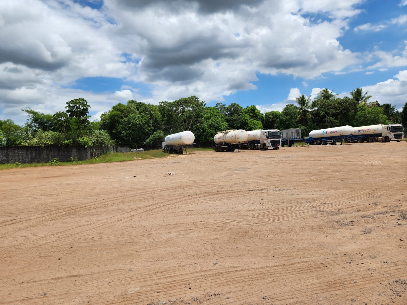 Imagem Terreno à Venda, 11 m²em km 12 - Simões Filho