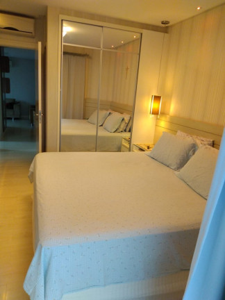 Imagem Apartamento com 3 Quartos à Venda,  em Centro - Criciúma