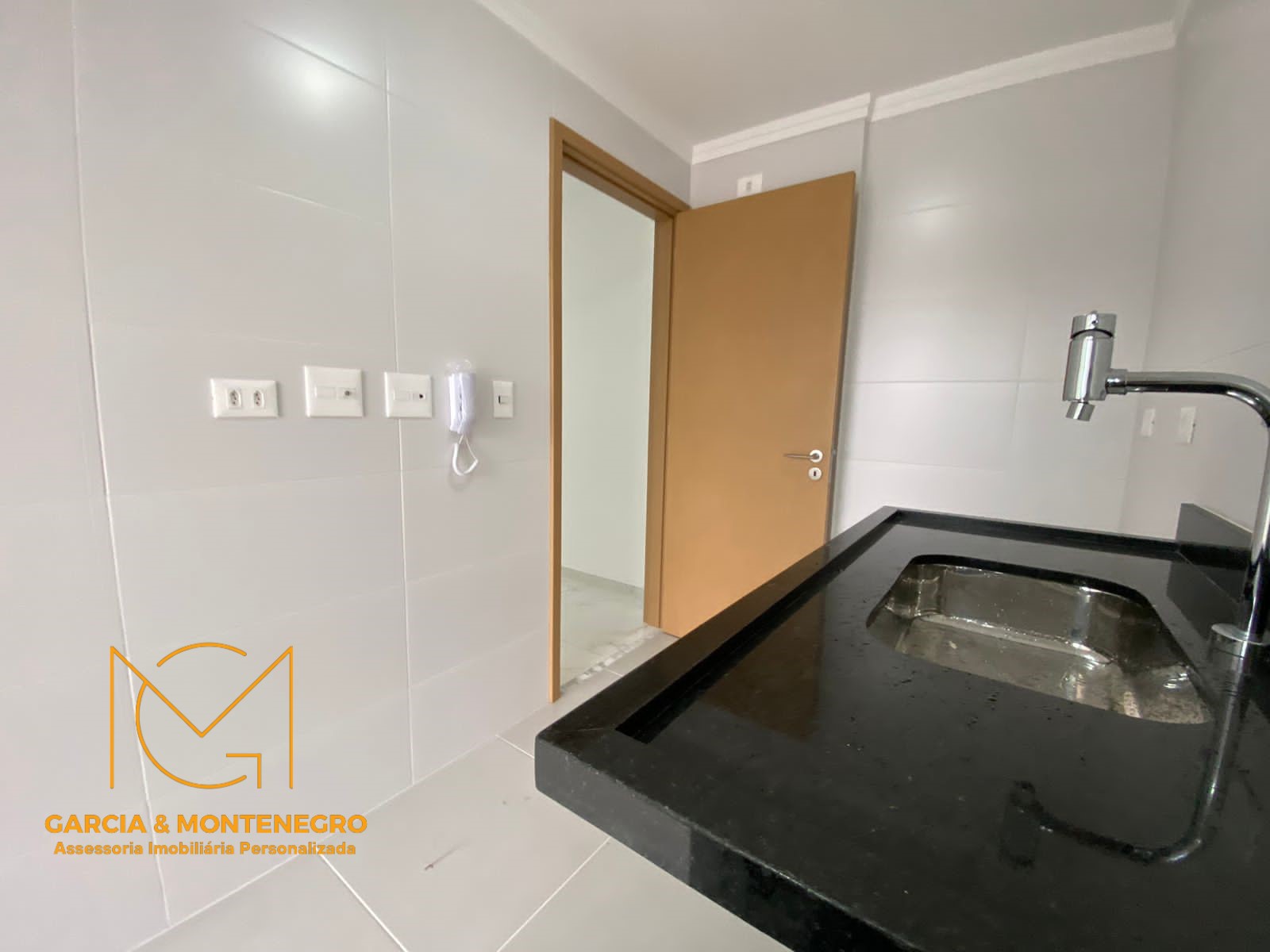 Imagem Apartamento com 2 Quartos para Alugar, 69 m²em Boqueirão - Santos