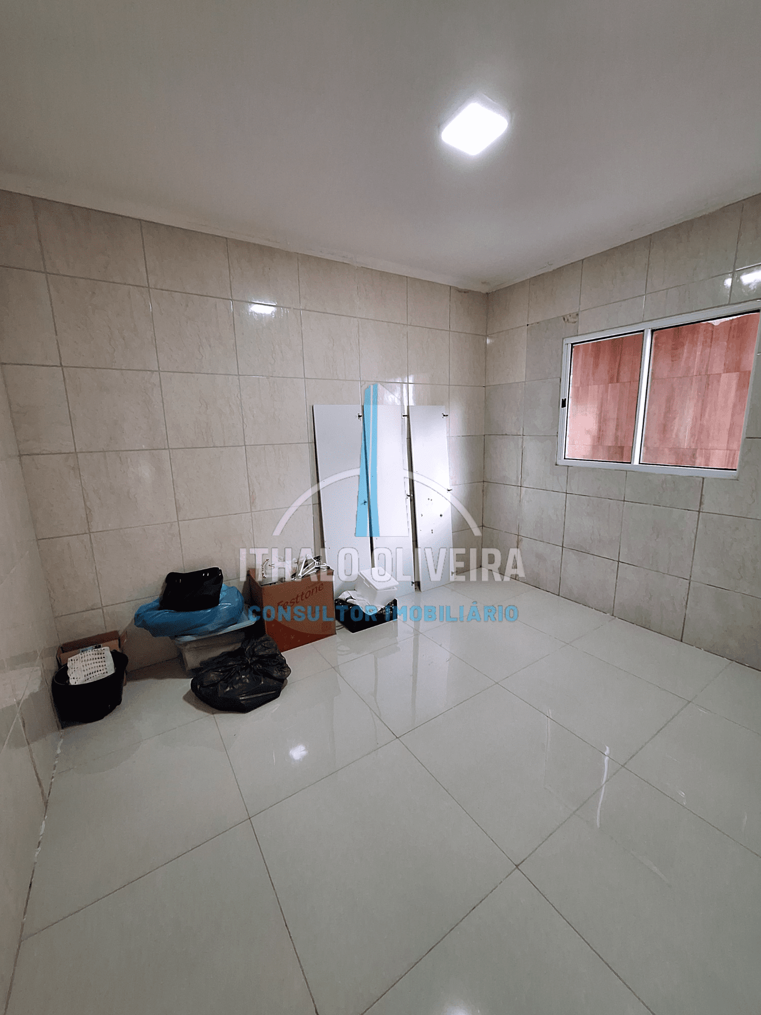 Imagem Casa com 3 Quartos à Venda, 360 m²em Santo Hilário - Goiânia Imagem Casa com 3 Quartos à Venda, 360 m²em Santo Hilário - Goiânia