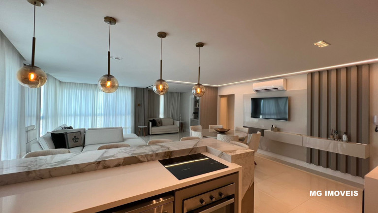 Imagem Apartamento com 3 Quartos à Venda,  em Centro - Balneário Camboriú