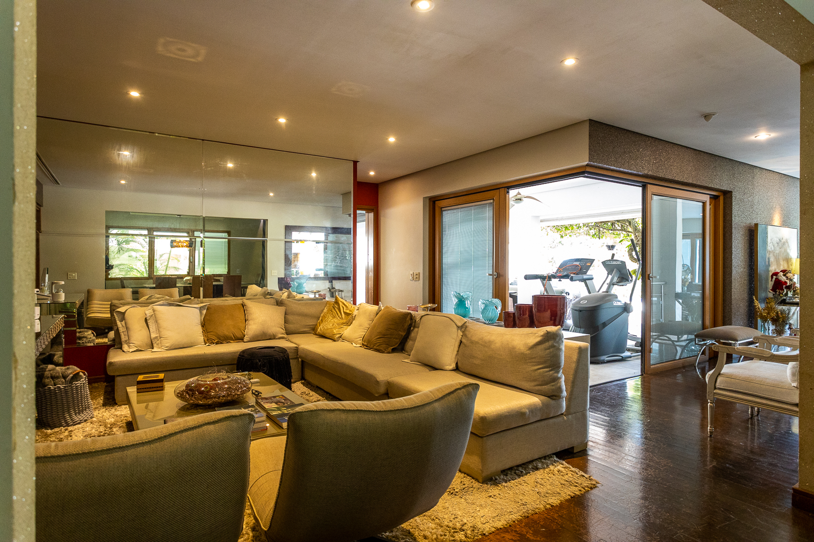 Imagem Casa de Condomínio com 5 Quartos à Venda ou Locação, 530 m² em Alphaville - Santana de Parnaíba Imagem Casa de Condomínio com 5 Quartos à Venda ou Locação, 530 m² em Alphaville - Santana de Parnaíba