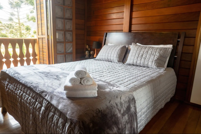 Imagem Casa com 3 Quartos à Venda, 1.000 m² em Capivari - Campos do Jordão