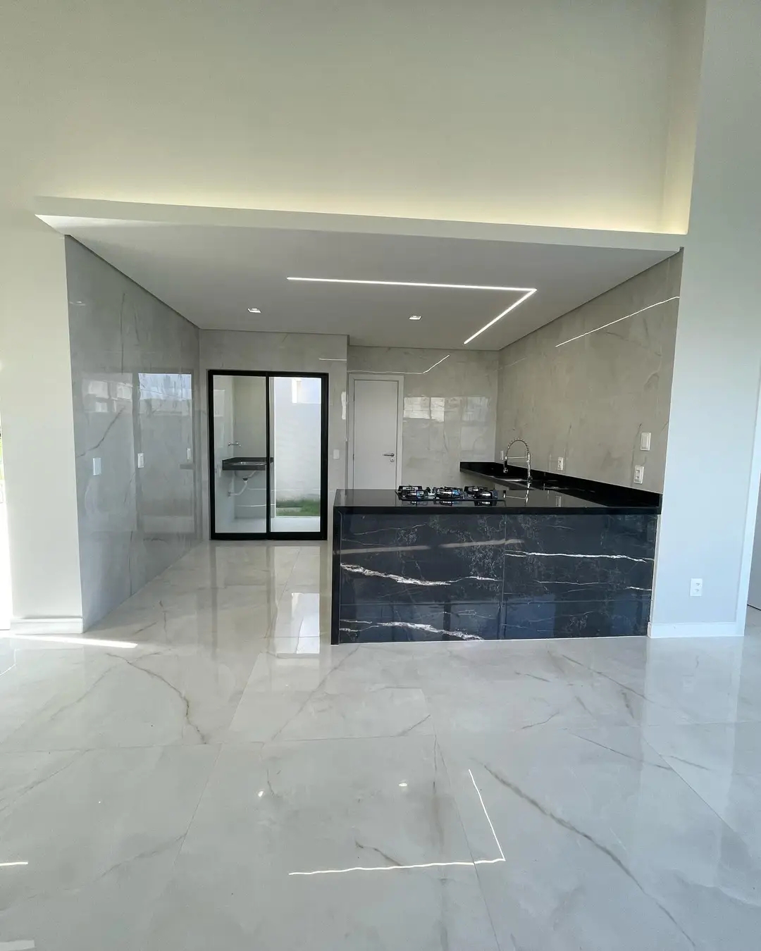 Imagem Casa de Condomínio com 3 Quartos à Venda, 169 m²em Alphaville  - Eusébio