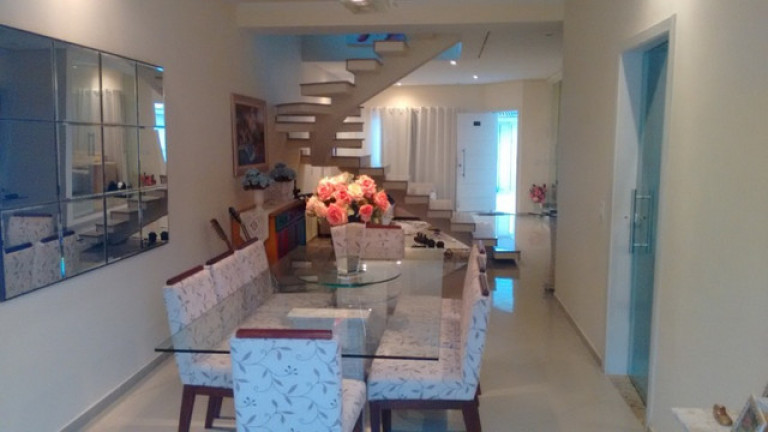 Imagem Sobrado com 5 Quartos à Venda, 305 m² em Cidade Jardim - Caraguatatuba