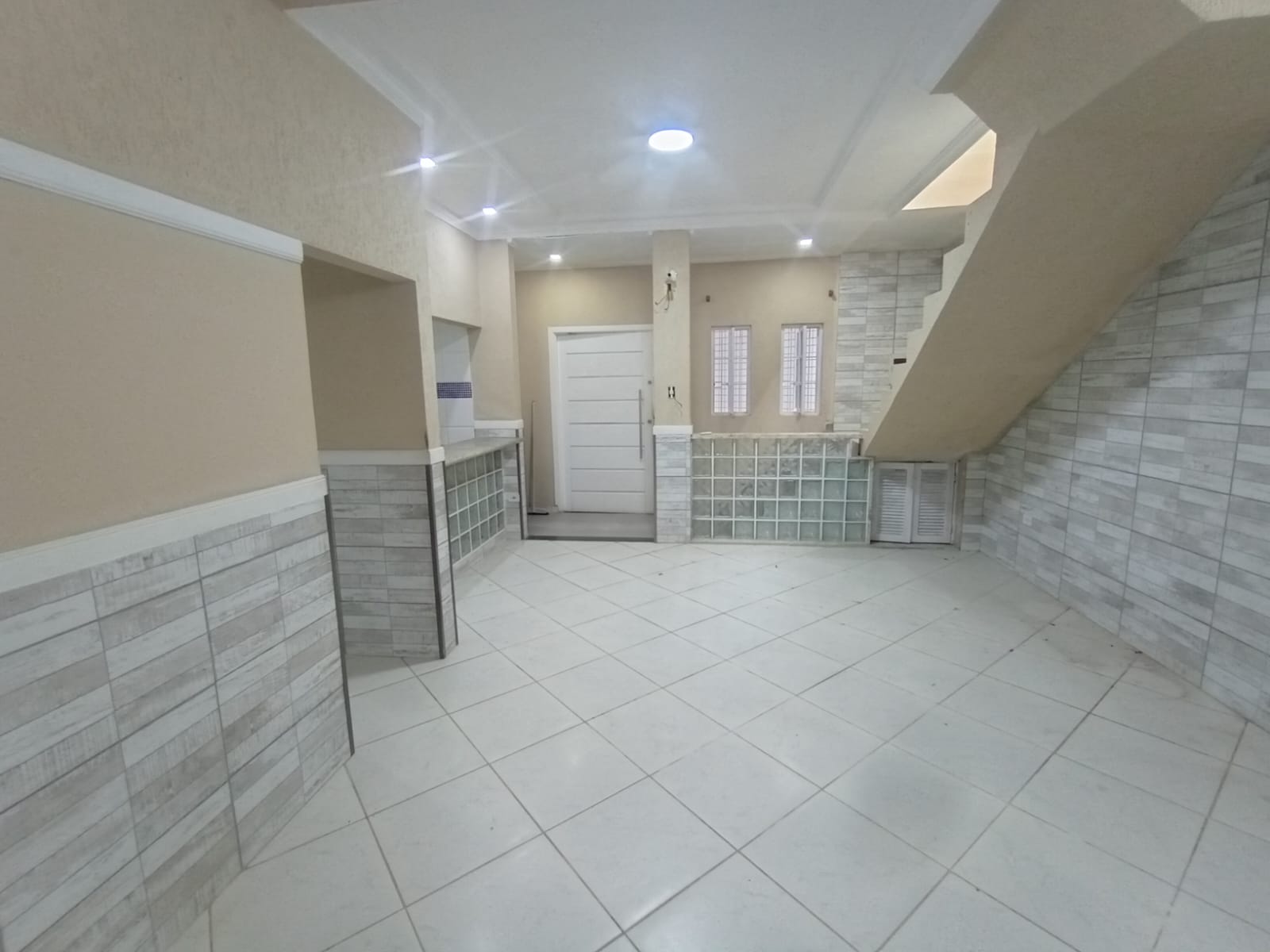 Imagem Sobrado com 2 Quartos à Venda, 80 m²em Balneario Praia do Perequê - Guarujá