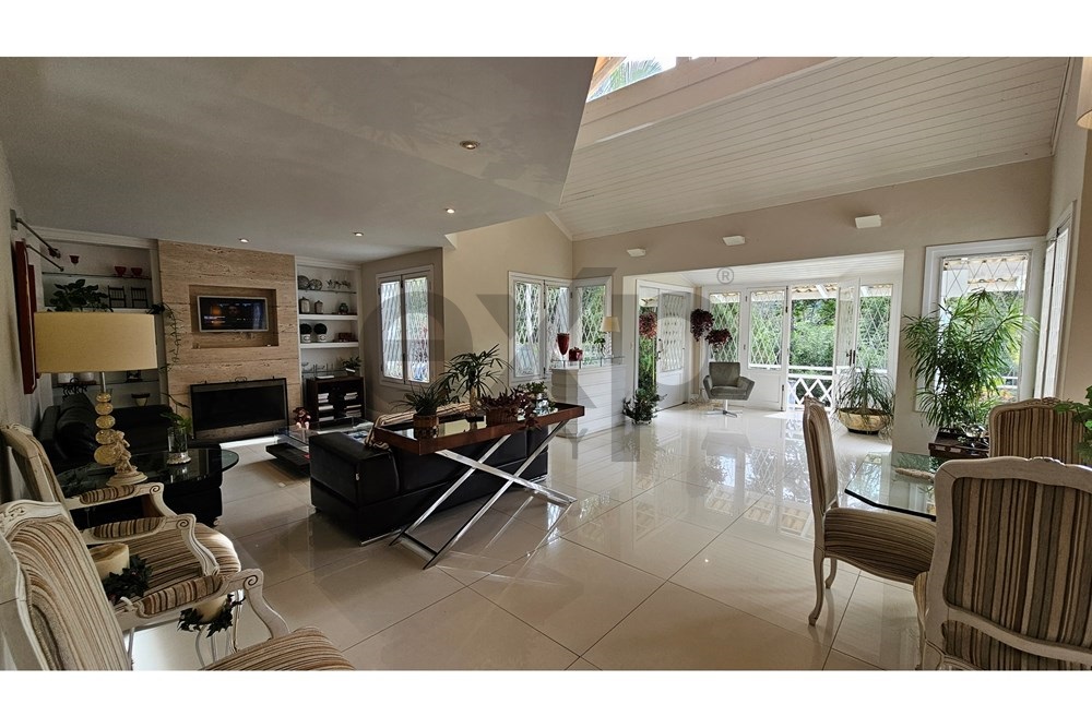 Imagem Casa de Condomínio com 4 Quartos à Venda, 285 m² em Itaipava - Petrópolis