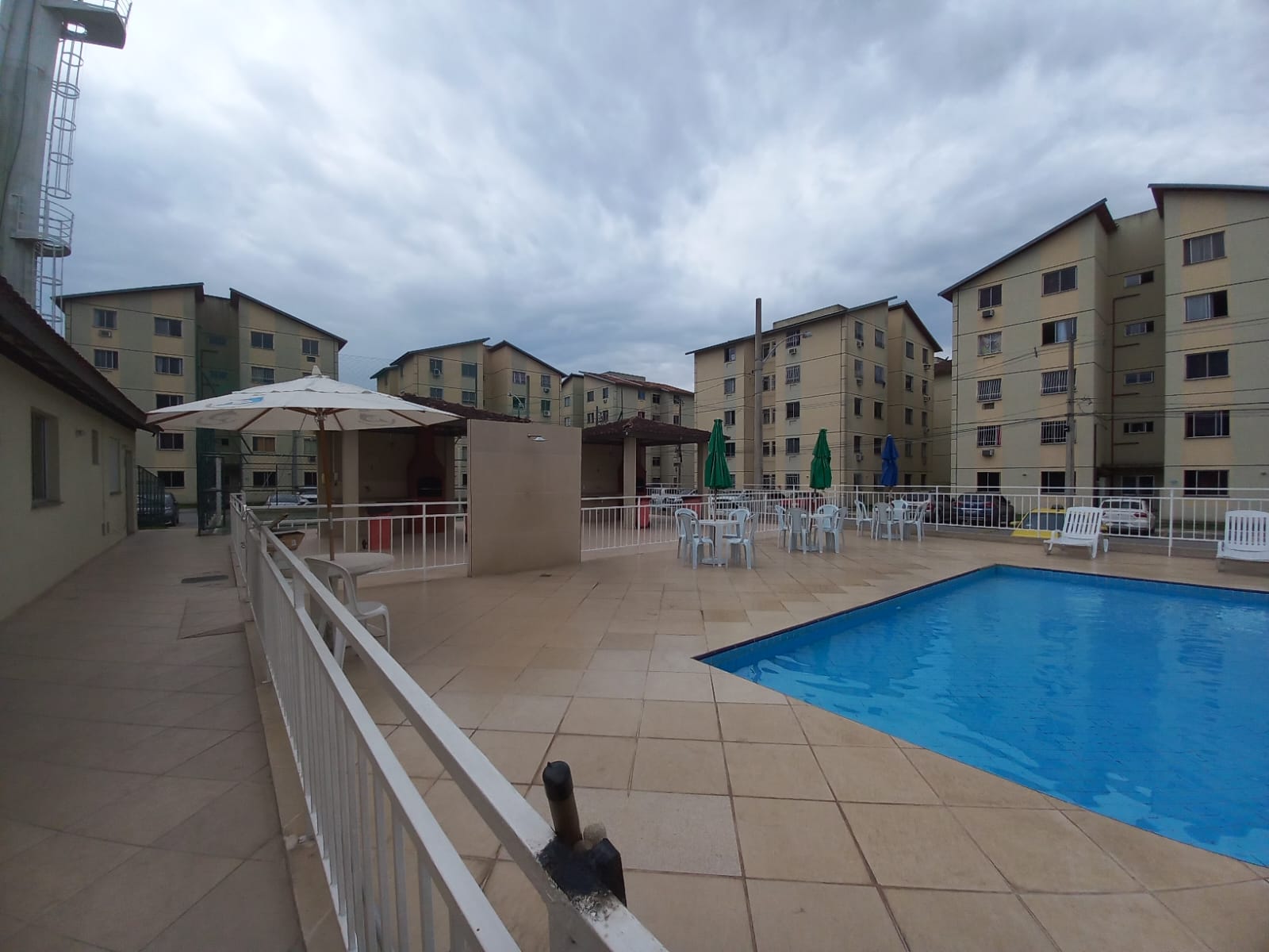 Imagem Apartamento com 2 Quartos à Venda, 45 m² em Inhoaíba - Rio de Janeiro