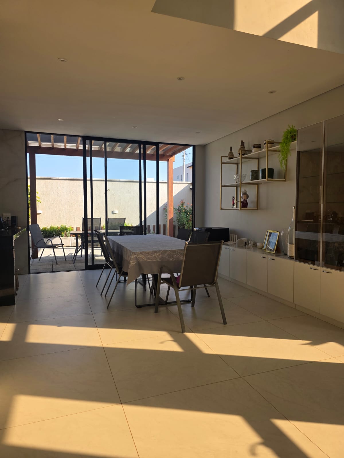 Imagem Casa de Condomínio com 4 Quartos à Venda, 190 m² em Cidade Alpha - Eusébio Imagem Casa de Condomínio com 4 Quartos à Venda, 190 m² em Cidade Alpha - Eusébio
