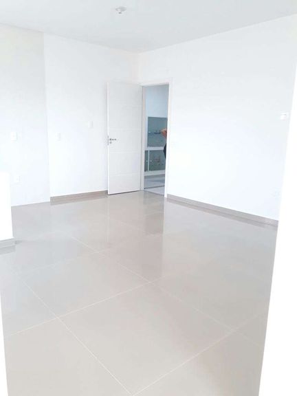 Imagem Apartamento com 2 Quartos à Venda, 70 m² em Lídia Duarte - Camboriú