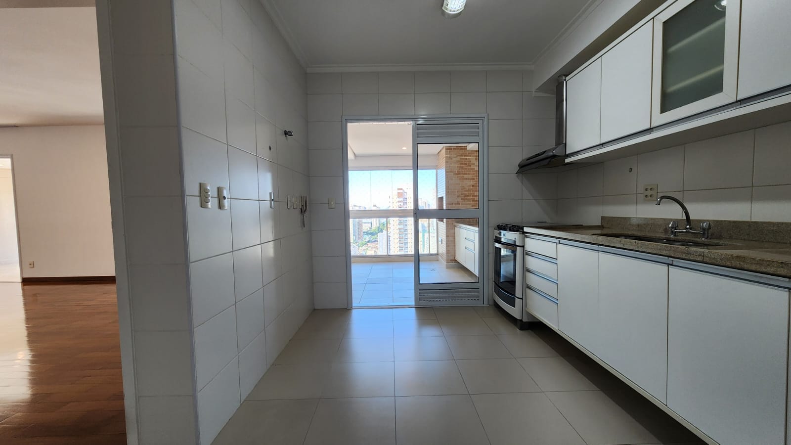 Imagem Apartamento com 4 Quartos à Venda, 204 m²em Boqueirão - Santos