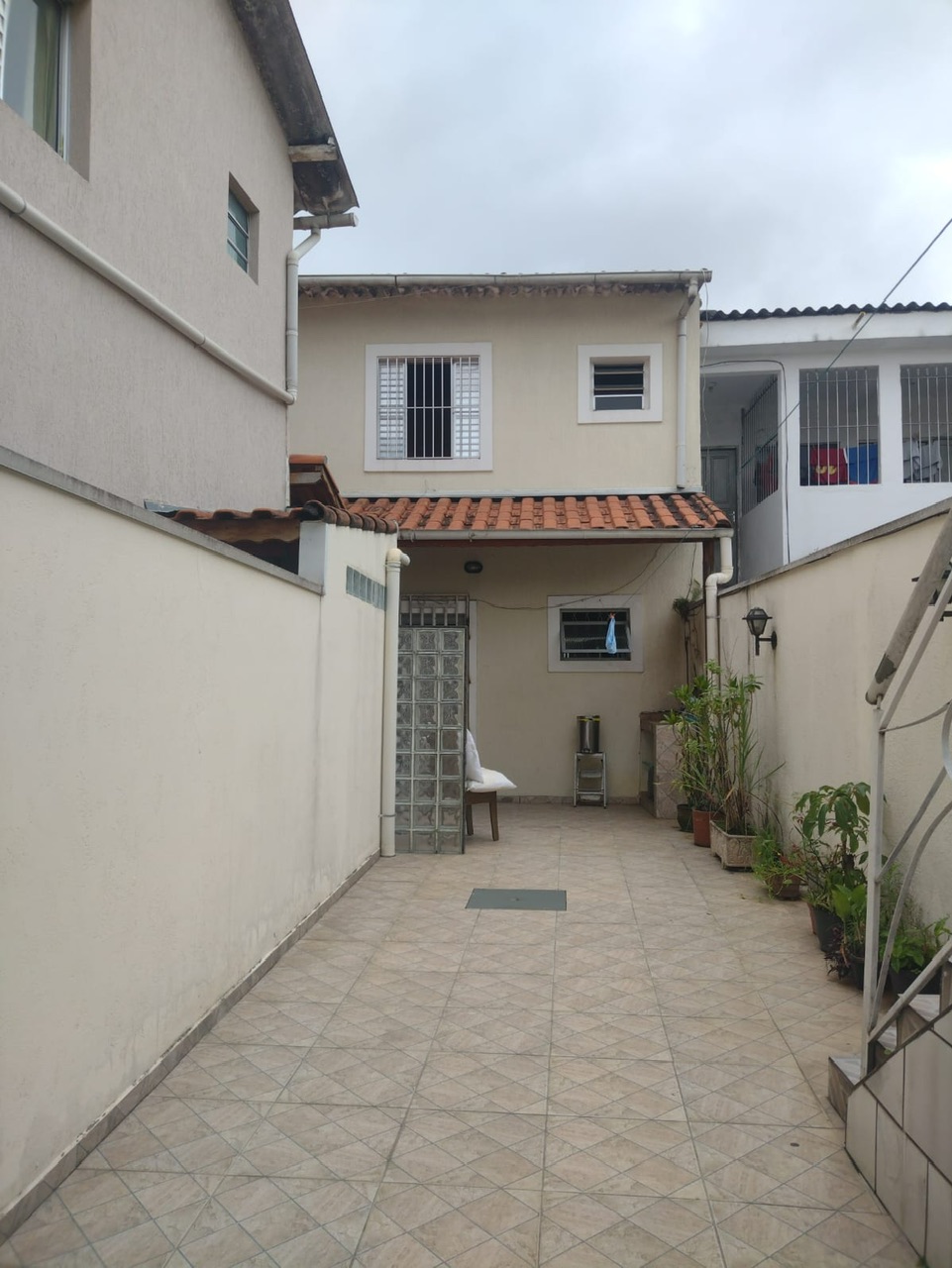Imagem Sobrado com 4 Quartos à Venda, 200 m²em Jardim Santo Eduardo - Guarulhos Imagem Sobrado com 4 Quartos à Venda, 200 m²em Jardim Santo Eduardo - Guarulhos