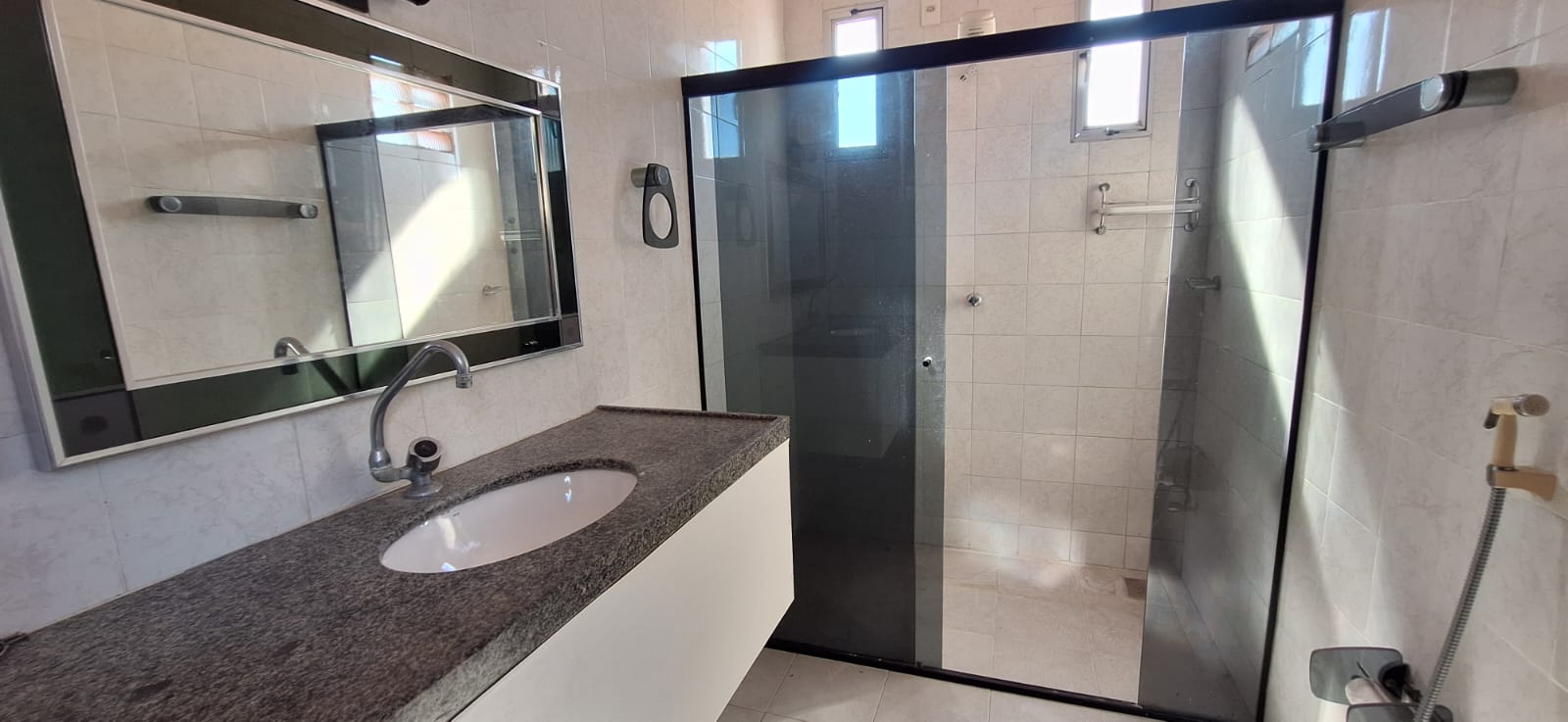 Imagem Casa com 3 Quartos à Venda, 320 m² em Varjota - Fortaleza Imagem Casa com 3 Quartos à Venda, 320 m² em Varjota - Fortaleza